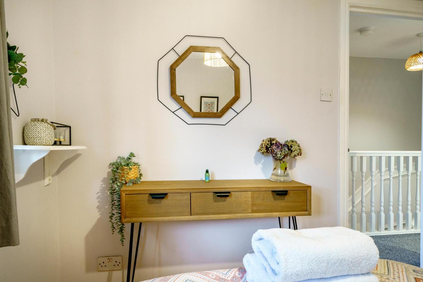 Close To City Centre Stylish 3 Bedroom House Белфаст Экстерьер фото